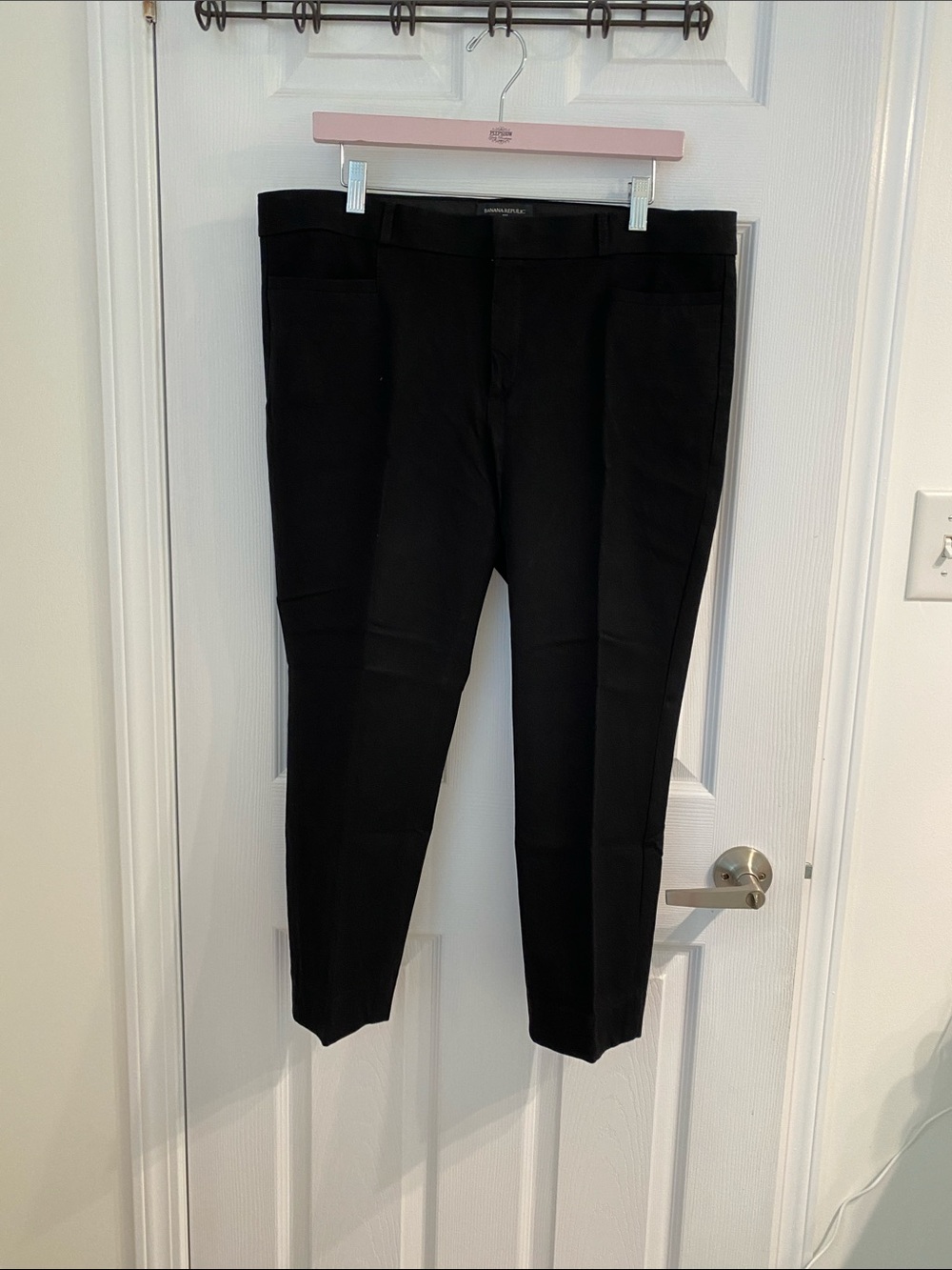 Women’s Banana Republic Factory Black Cropped Ankle Pants size 14